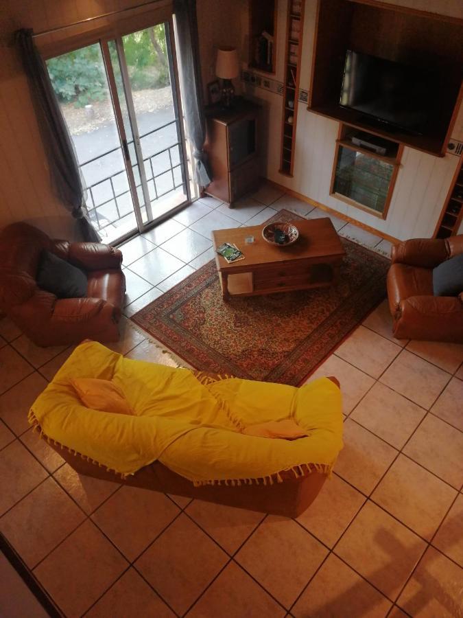Location De Vacances A Neylis Avec Vue Sur Les Forets Et Les Champs Carla-de-Roquefort Exterior foto
