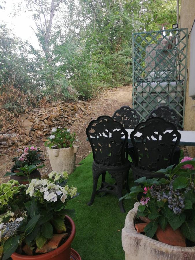Location De Vacances A Neylis Avec Vue Sur Les Forets Et Les Champs Carla-de-Roquefort Exterior foto